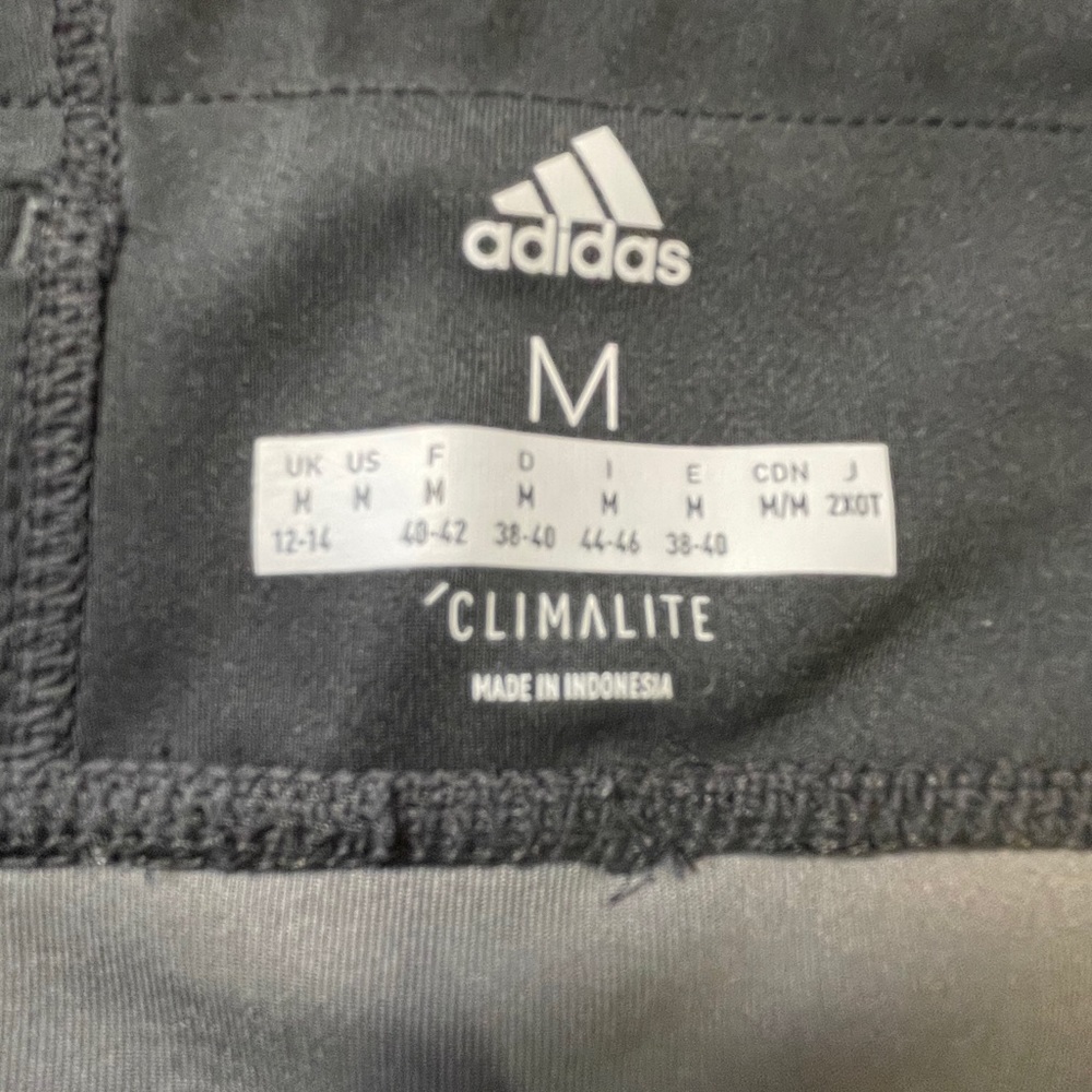 Adidas climalite Capri leggings. - Picture 8 of 12